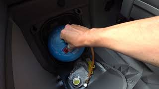 California Beach 6.1 : mise en service de la mini cuisine et  installation de la bouteille de  gaz