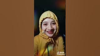 Kumpulan tik tok ayu gurnita 12. Sumpah suarnya merdu sekalih...
