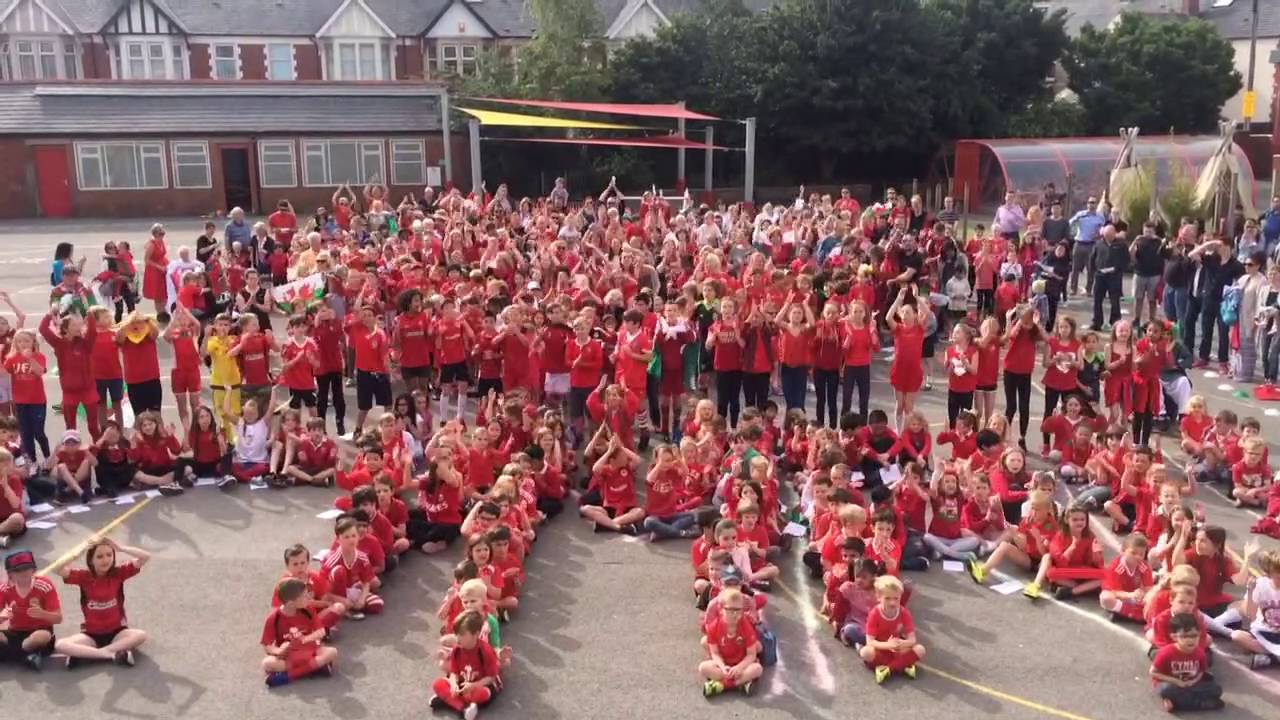 Marlborough Primary sing Together Stronger. - YouTube