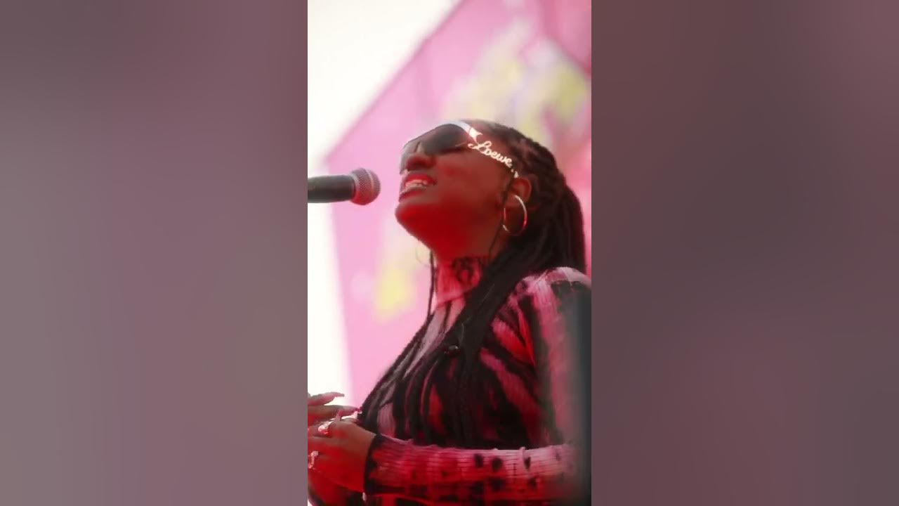 Tems Performing Higher (LIVE)