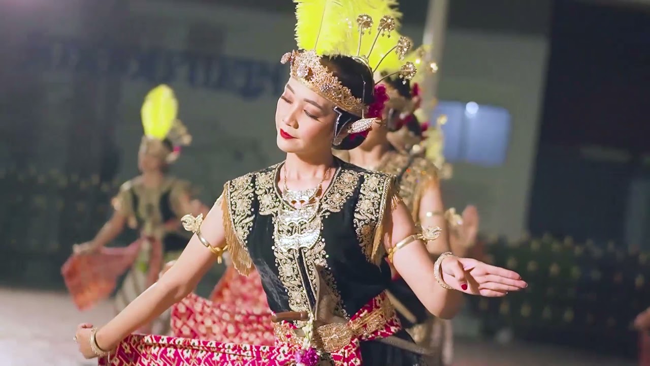 Tari Bedhaya Angron Sekar