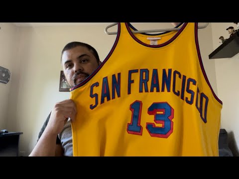 Mitchell & Ness Men's San Francisco Warriors Wilt Chamberlain Swingman Jersey Gold XL