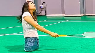 Awesome Amputee Girl Playing Badminton with her Onelegged Friend