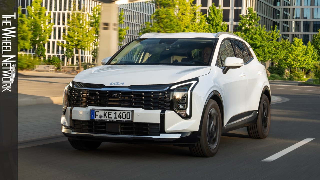 2026 Kia Sportage ICE Baseline | Deluxe White | Driving Footage