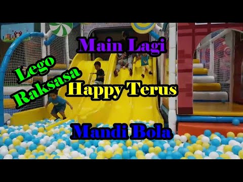 Main Lego Raksasa di Grand Metropol Bekasi - YouTube