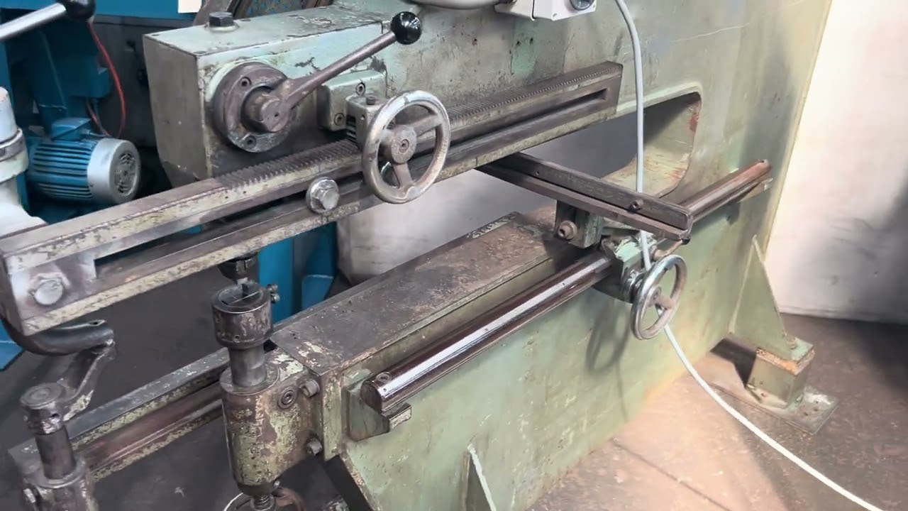 Hotta Vibro Shear Nibbler stock 2974 - YouTube