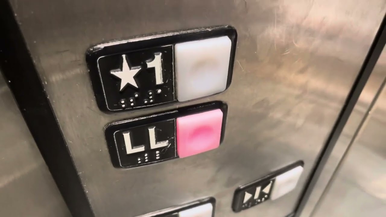 The famous Schindler HT 330A hydraulic elevator @ H&M at Roosevelt Field Mall in Garden City NY