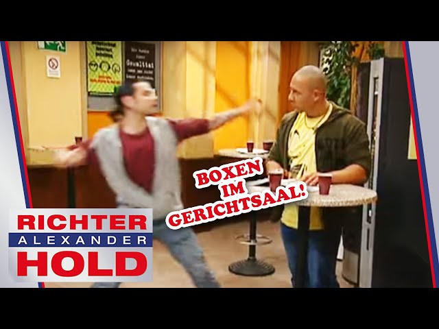 Toter im Boxclub: Zeuge droht Hold mit Schlägen!! #Ordnungsgelder | 1/2 | Richter Alexander Hold class=