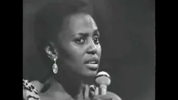 Miriam Makeba - Chove Chuva (live performance / en vivo)