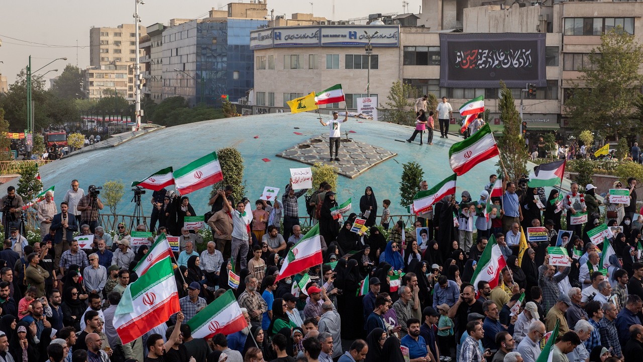 HALI INAZIDI KUWA MBAYA MASHARIKI YA KATI WATU 787 WAMEUAWA HUKU IRAN IKILIPUA BALOZI ZA MAREKANI