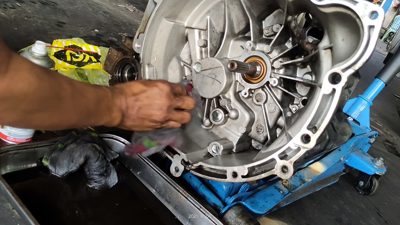 ford fiesta 1.4 release bearing replace. YouTube