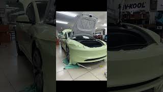 駕駛座車窗隔熱紙一片1000元起 全滿版無縫裝貼全車 透明犀牛皮只要68000元起!全車改色包膜50000元起!7月31日前 限時搶購中!威余隔熱紙汽車包膜犀牛皮專業施工