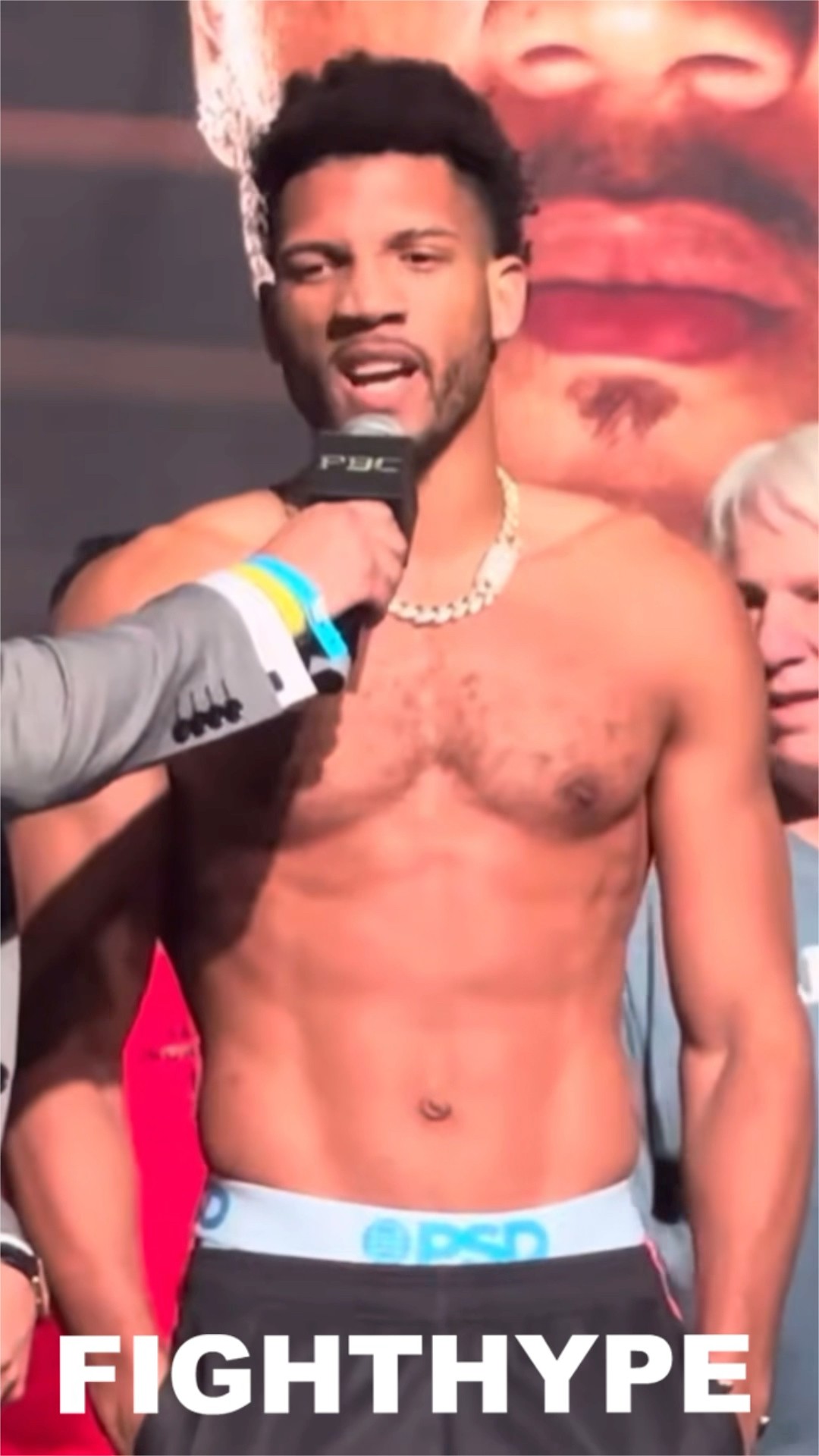 David Morrell FINAL WORDS for David Benavidez; TAUNTS his fans with KISSES