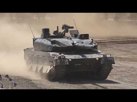 【訓練展示】陸上自衛隊 10式戦車の機動・機能展示 ー練馬駐屯地創設記念行事2018