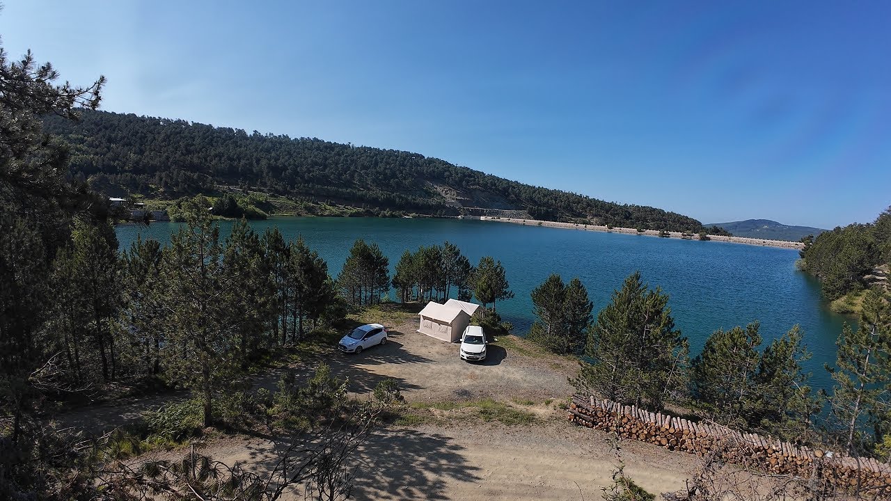 Göl kenarında gece boyunca korkunç sesler duyduk !