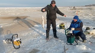 Рыбалка на Амуре в Хабаровском крае в глухозимье. Рыбачим в тепле с печкой Смуглянка 2