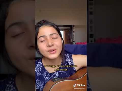 Lirik Lagu Kau Tinggal Turun Naik : Lirik Lagu Vita Alvia Turun Naik