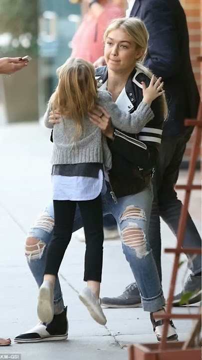 Gigihadid with Daughter 💕 #shorts #zayn #gigihadid #status #viral #short
