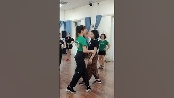 Linh hoạt phần tay điệu Mambo sàn - tập luyện với Vũ Điệu Xanh