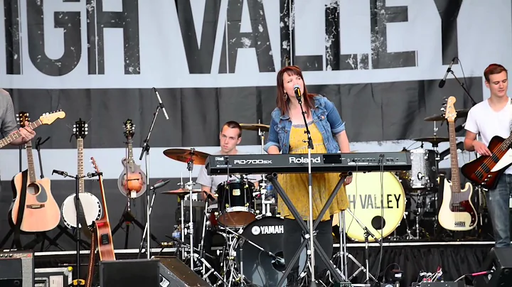 Jill Hagen  at High Valley concert singing The Rea...