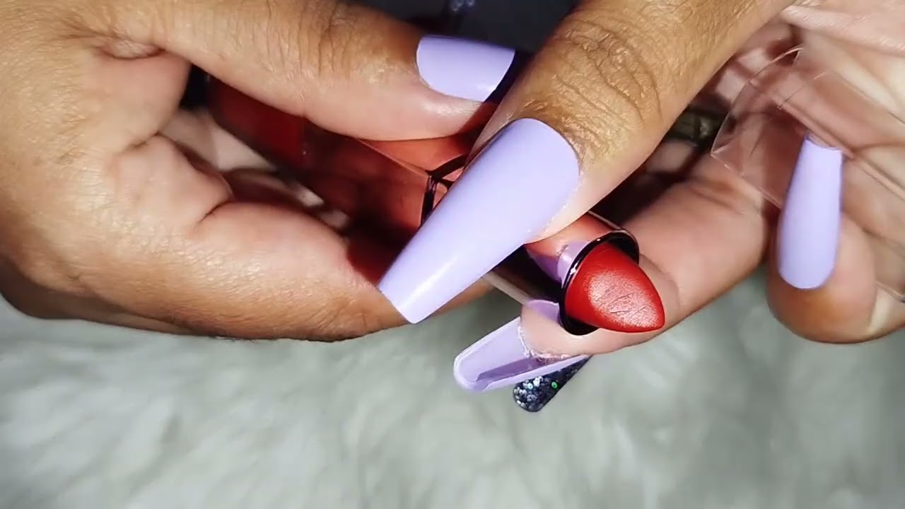 Mais uma comprinha de base love rain é pó compacto mas  películas de unhas