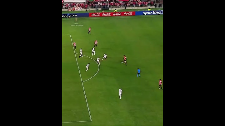John, comete erro bizarro em gol do Estudiantes!