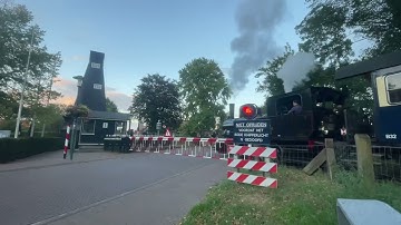 Spoorwegovergang Boekelo // Dutch railroad crossing