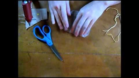 Eliminating Raw Edges of Burlap