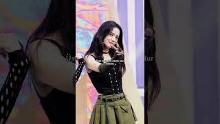 Jisoonun Konser Kıyafetlerini Giyerimbelkigiymem