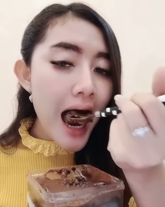 wanita ngangkang
