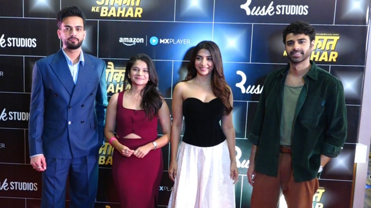 Эльфиш Ядав, Хетал Гада, Малхаар Ратод и другие на показе фильма Aukaat Ke Bahar
