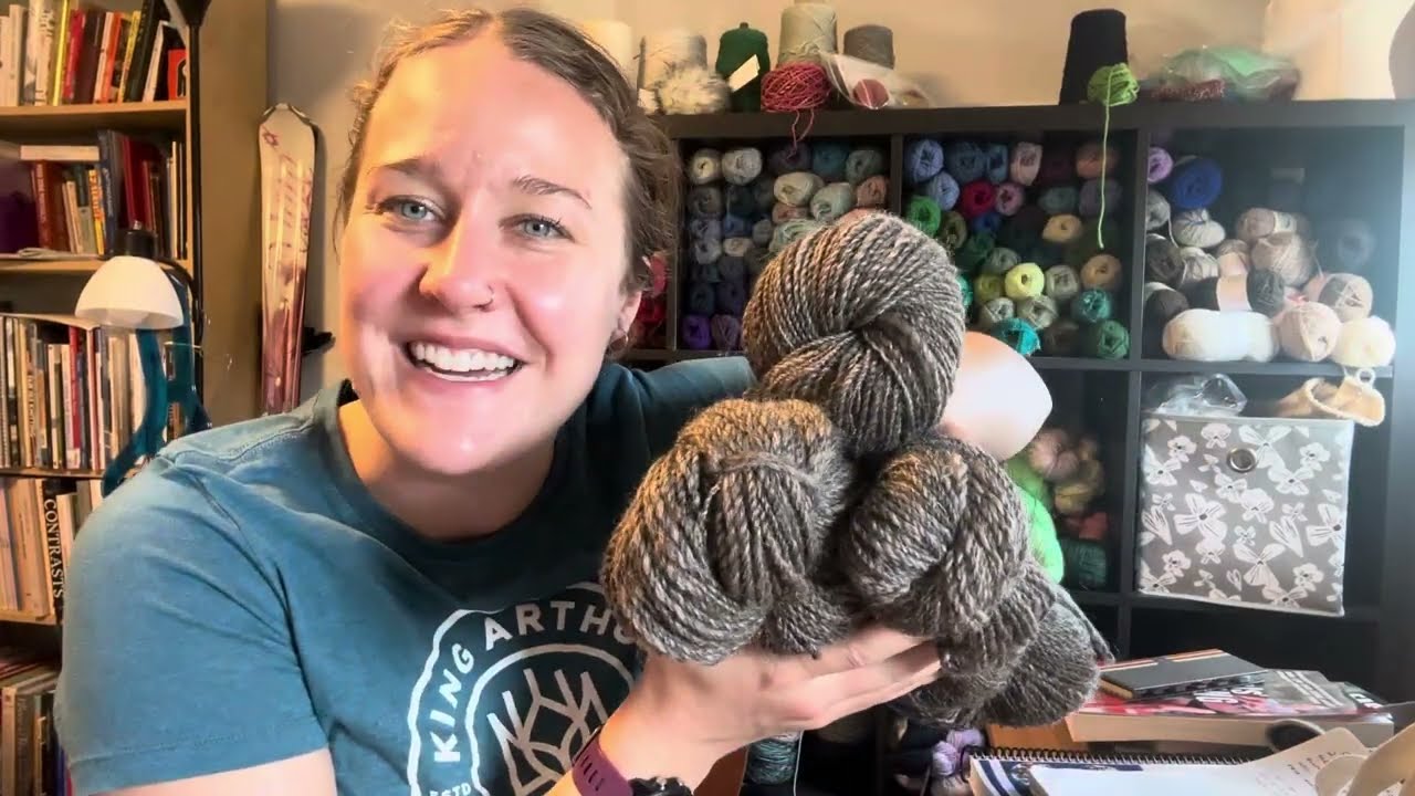 Tiny Desk Knitting Episode 185: NEW CAST-ONS!!!!!!!!!!