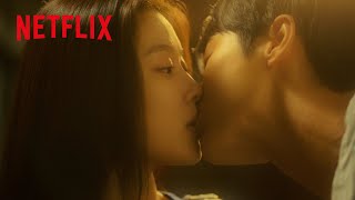 一瞬で胸が弾ける、短くてシンプルな純情キス | 20世紀のキミ | Netflix Japan