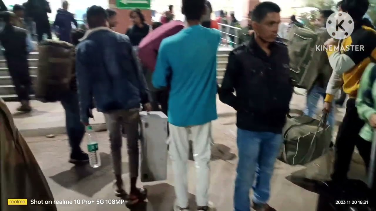 Amritsar Katihar train number 05733 AC sleeper coach mein Laga general ki 