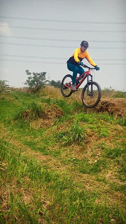 Hup Hup Lompat Lompat #mtb #jalanyangjauhjanganlupapulang #automobile #satuklikuntukwujudkanimpianmu