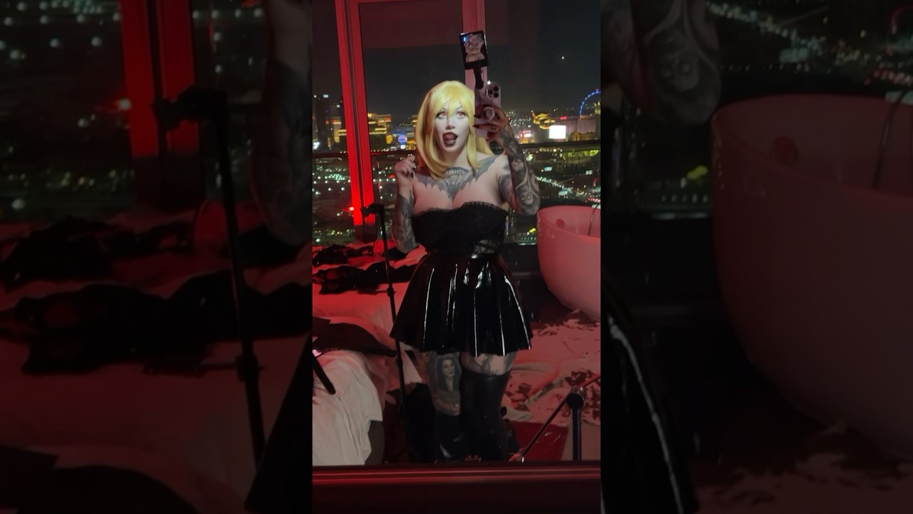 Where’s Light??? #deathnote #halloweenwithshorts #misaamane #cosplayers