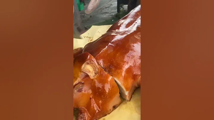 Wow so delicious crispy roasted whole pig #fraxychef #pig #roast #bbq