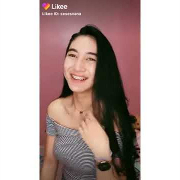 Cewek sexy dan bodi montok🤤🤤