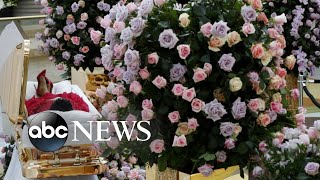 Fans flock to Detroit to pay final respects to Aretha Franklin