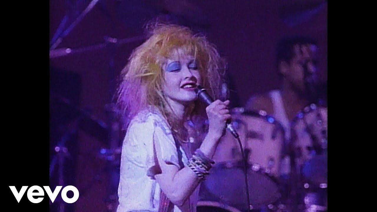 Cyndi Lauper - Girls Just Want to Have Fun (Live in Paris)