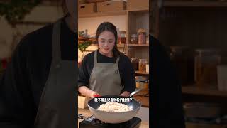 超简单的萝卜糕做法 超简单的萝卜糕做法，不用生熟浆，料足方便又好吃，过年做糕的姐妹快收藏#萝卜糕 #广式糕点 #过年糕点