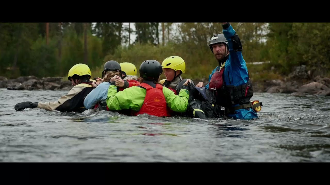 WHITEWATER RAFTING RESCUE CLASS
