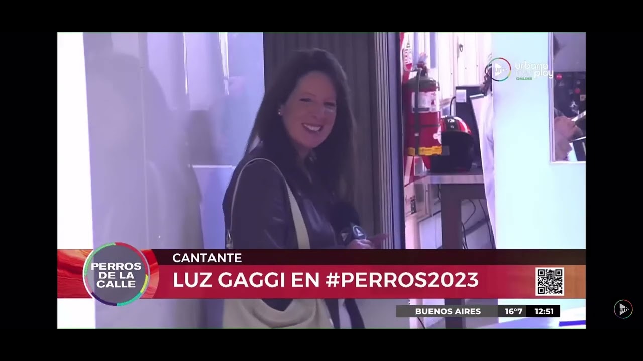 Luz gaggi singing billie jean en perros de la calle credit urbana