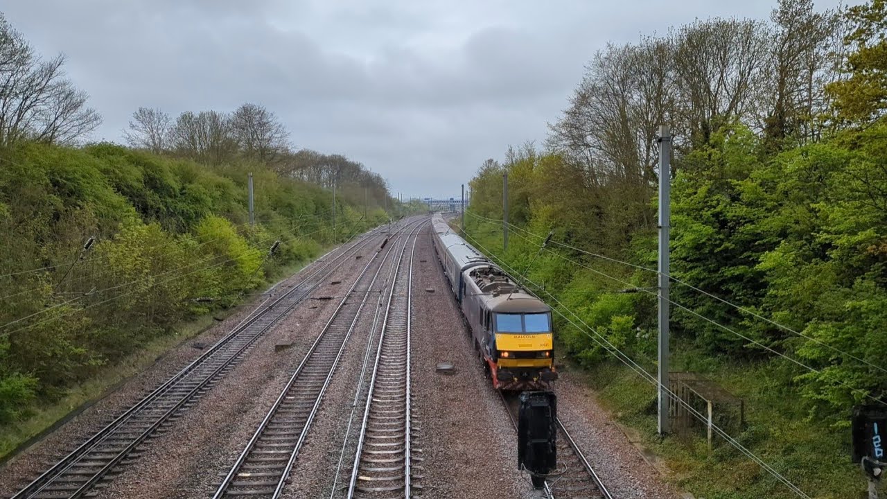 90021 Donald Malcolm leading 1Z90 KGX - EDB with 67007 & a Grand Central 180 all passing St Neots