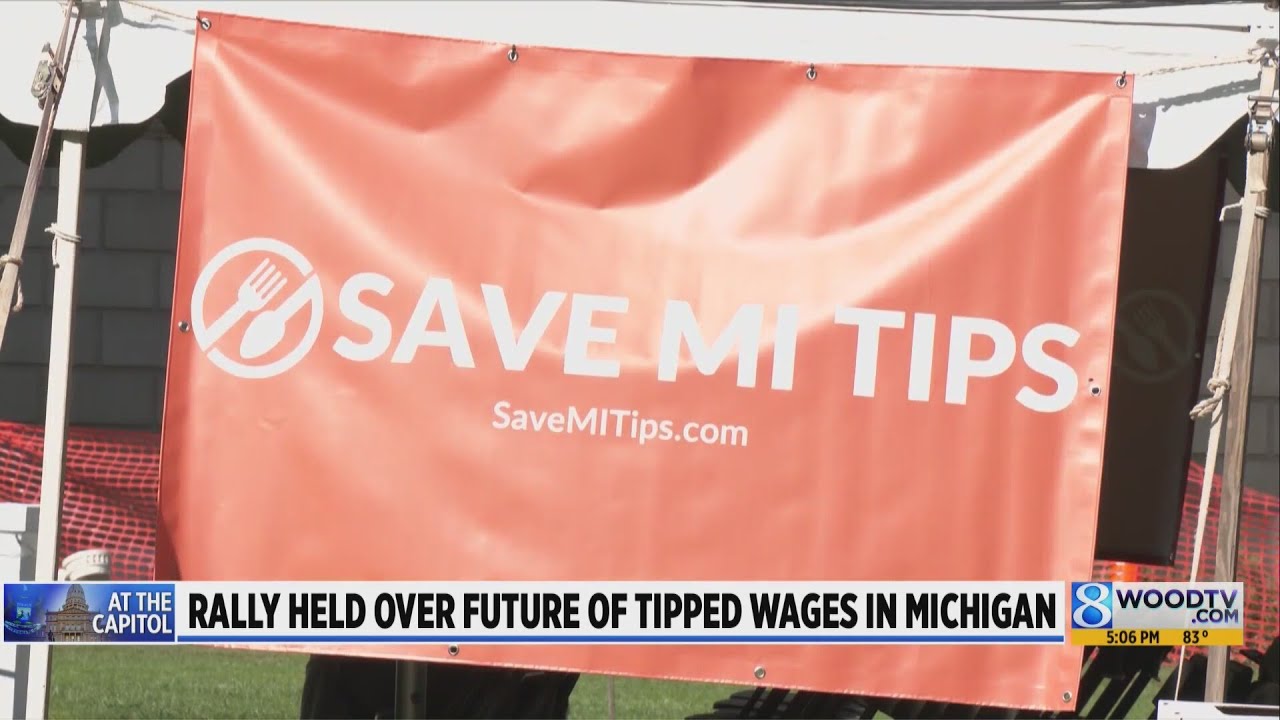Michigan tipped workers rally against minimum wage increase - YouTube
