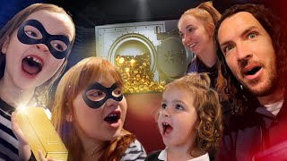 ROBBER FAMiLY escape the POLiCE!! Then become a Good Spy Family! Adley Niko & Navey undercover cops by G for Gaming 1,485,376 views 4 months ago 31 minutes