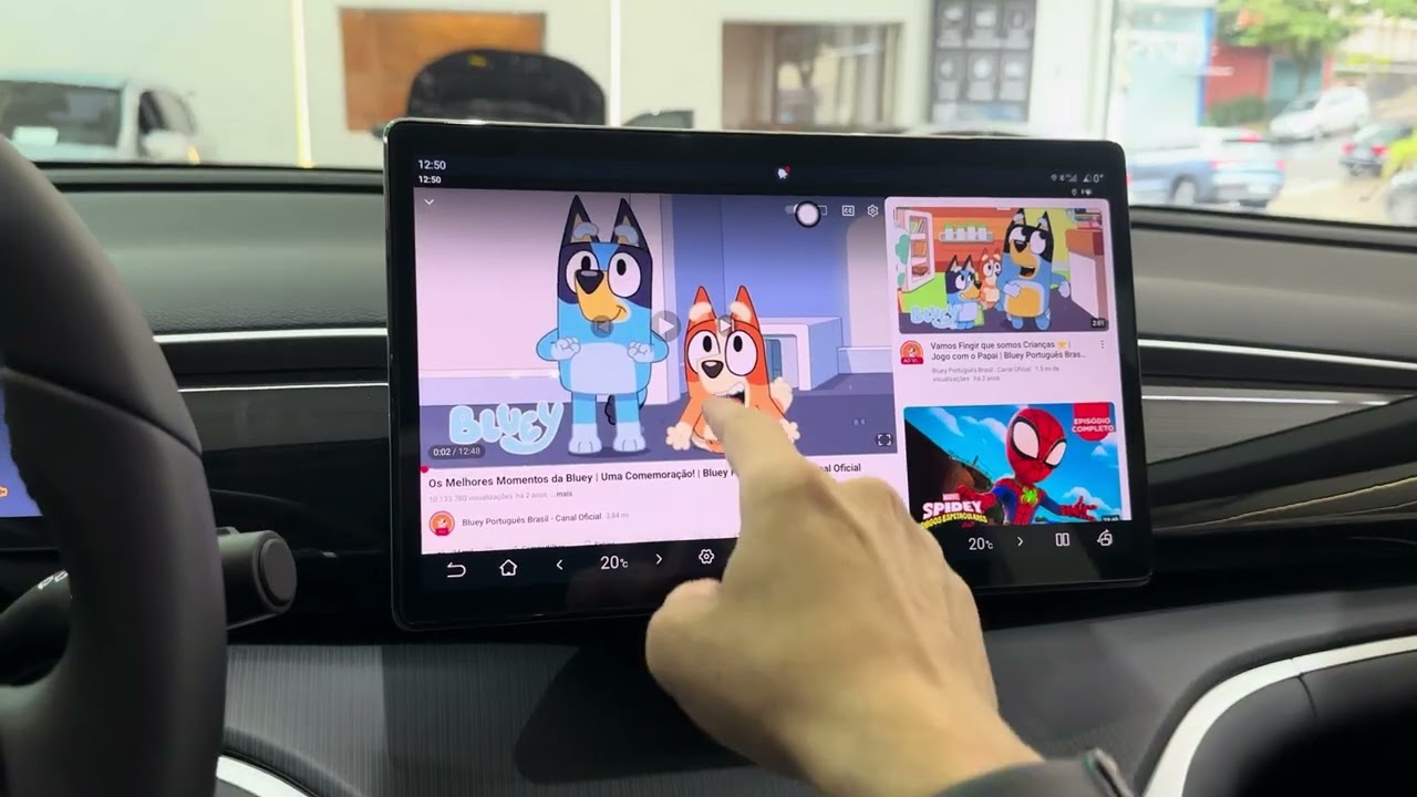 BYD Song Pro - entretenimento a bordo - Netflix Youtube e muito mais