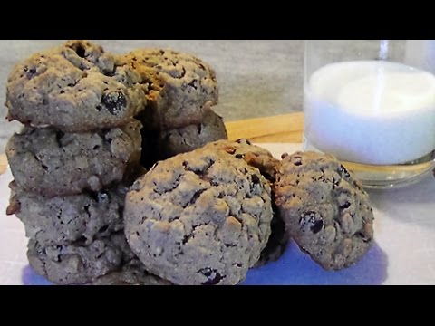 Peanut Butter Chocolate Chip Muesli Cookies