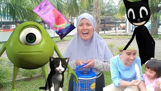 Drama ibu penjual es krim di tolong kucing besar dari monster 😥