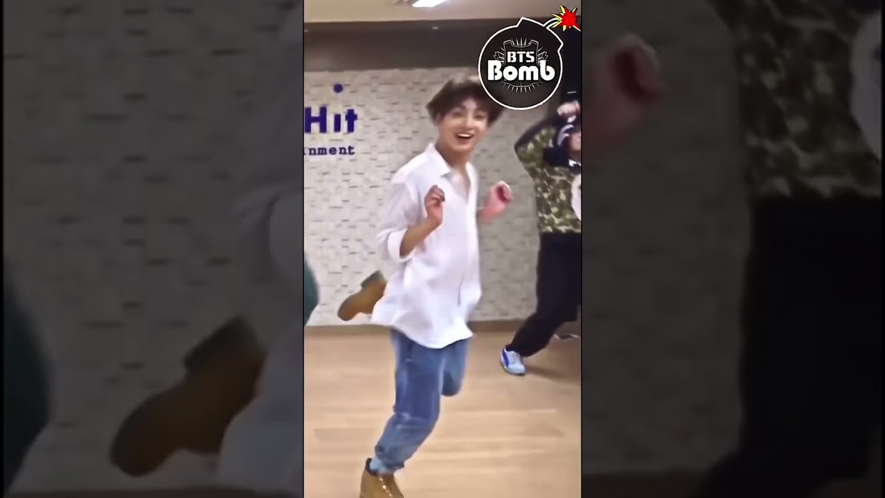 Jungkook’s hip thrust in Baepsae😳😏